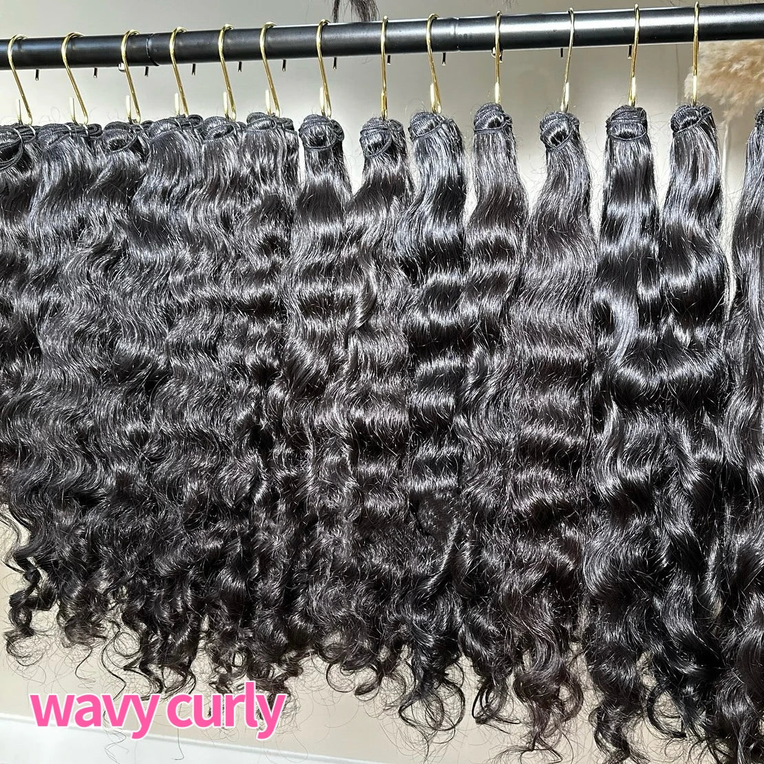 Extensiones de cabello camboyano 100% crudo baratos, paquetes de cabello humano virgen hinchable Fumi, paquetes de cabello crudo vietnamita rizado indio birmano