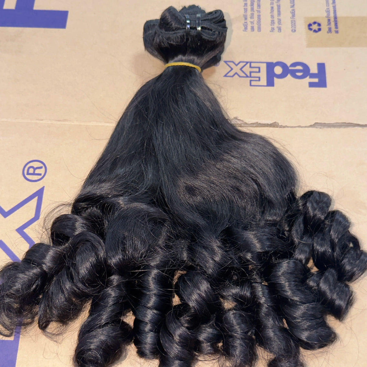 Extensiones de cabello camboyano 100% crudo baratos, paquetes de cabello humano virgen hinchable Fumi, paquetes de cabello crudo vietnamita rizado indio birmano
