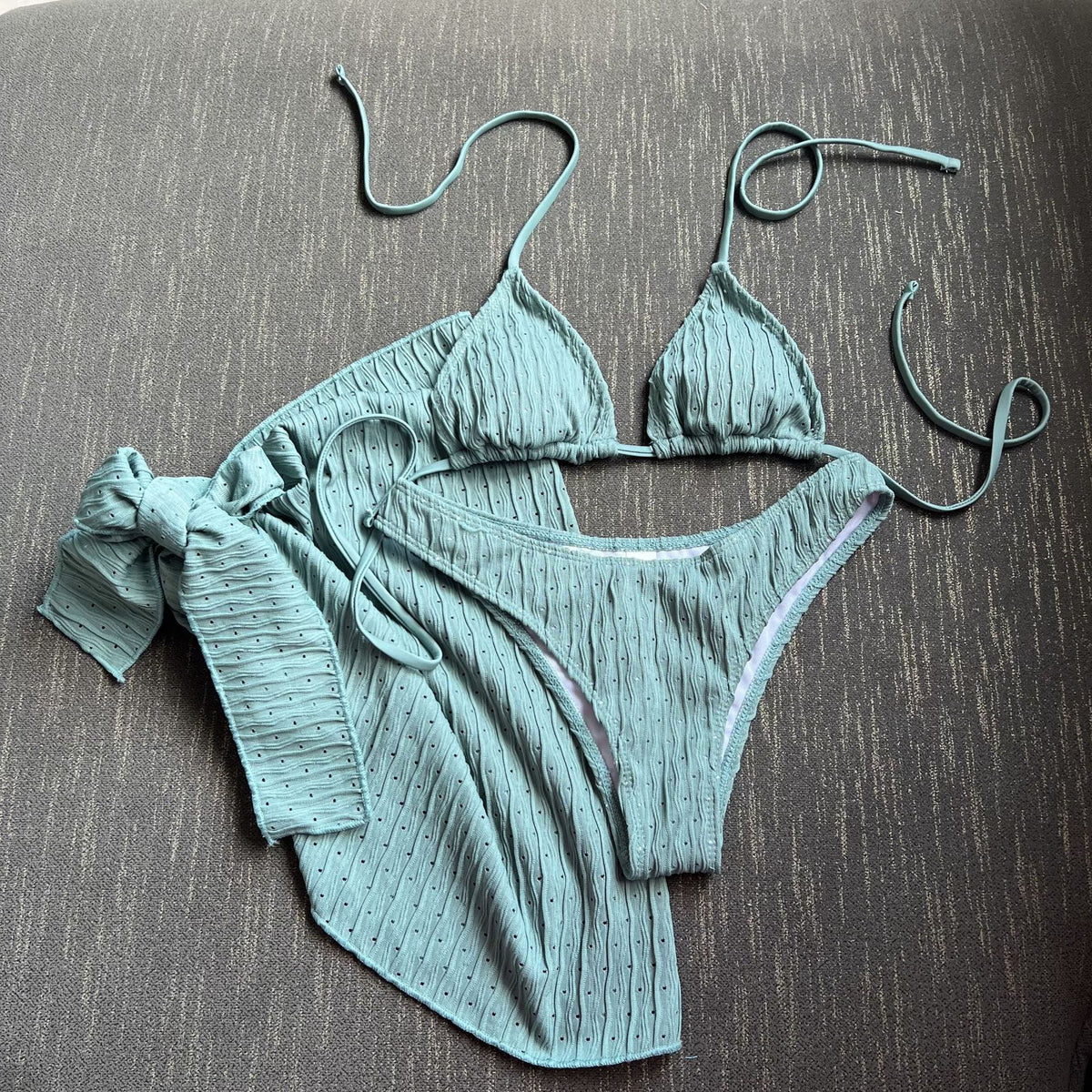 2025 Nuevo traje de baño europeo y americano de tres piezas sin espalda con correa de cordón Bikini Bikini Traje de baño de tres piezas