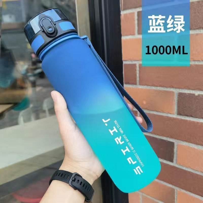 Botella de agua deportiva para niños 2025 Nuevo verano portátil resistente a altas temperaturas olla de fitness para estudiantes taza de agua de gran capacidad al aire libre