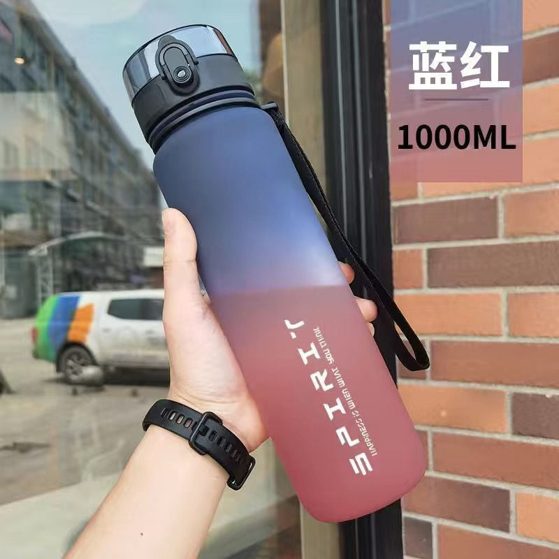 Botella de agua deportiva para niños 2025 Nuevo verano portátil resistente a altas temperaturas olla de fitness para estudiantes taza de agua de gran capacidad al aire libre